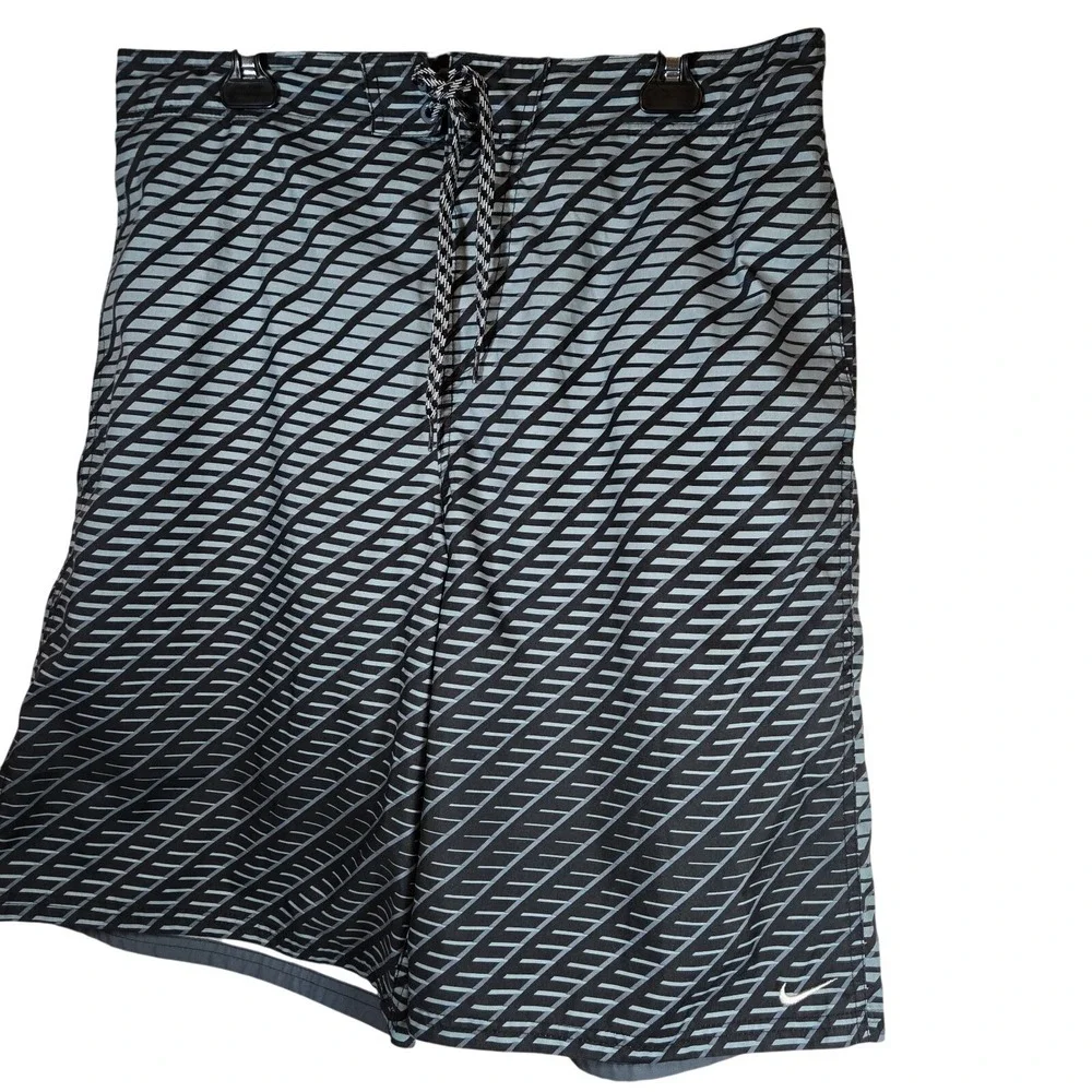 Nike Swim NESS7414 Mens XL Gray Blue Geometric Print Volley Swim Trunks Lined